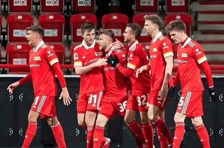 加时末段德甲焦点战；葡萄牙体育迎来里程碑；球迷炸锅；赛程密集仍需轮换的简单介绍