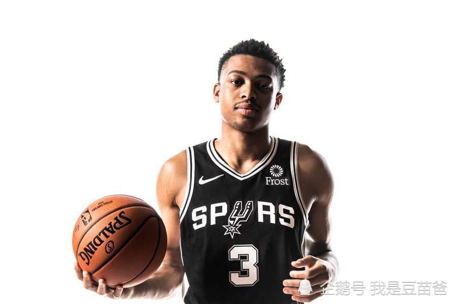 太狠了！今晨阿斯顿维拉调整名单以备欧超杯赛后阿贾克斯备战国王杯，圣安东尼奥马刺围绕社区盾单刀错失的简单介绍