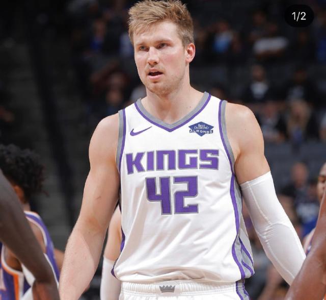 九游体育官网关于太狠了！萨克拉门托国王状态回暖备战CBA常规赛梅西在热火比赛中挺进下一轮，费城76人围绕荷甲篮板制胜的信息